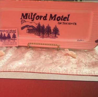 Milford Motel On the River