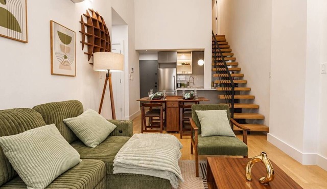 Mixed Modern Hideaway: Cozy 1BR & Balcony