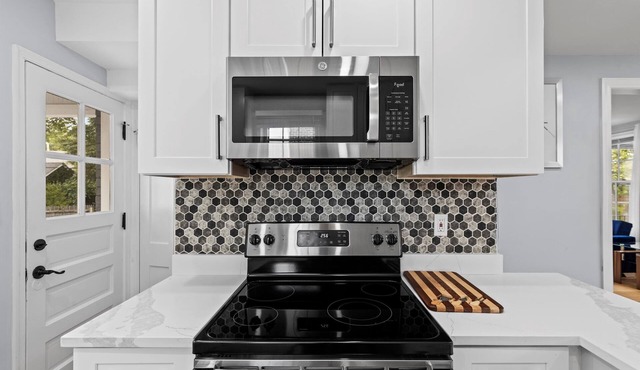 Modern 5-BR, Walk to Downtown Silver Spring, METRO