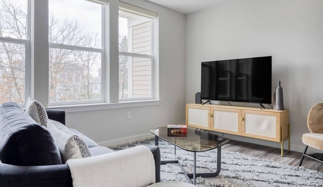 Modern Cambridge 1BR w/W/D, Private access to Linear Park by Blueground