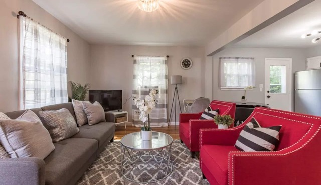 Modern & Cozy Cape | 4 Bedroom House | Central Location