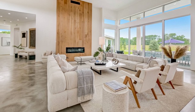 Modern estate with amazing views, heated pool & EV charger