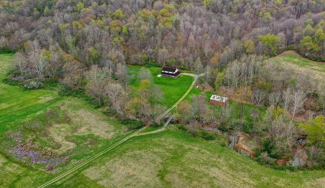 Modern Farmhouse: 30 Private Acres + King Bed + Hot Tub