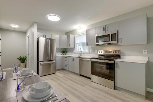 Modern Home, Minutes to Mystic, Casinos and Ocean