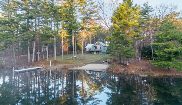Modern Lake House| Private beach| Near White Mtns