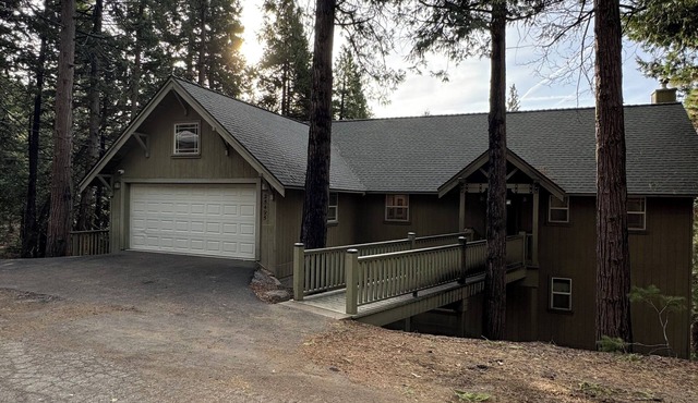 Modern-Rustic Cabin in Cold Springs . A Perfect Getaway