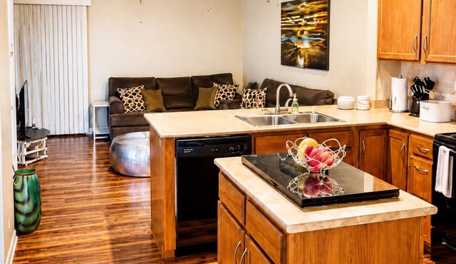 Modern Townhome With Pool Near Fort Campbell