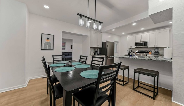 Modern Wilmington Retreat | FREE Parking