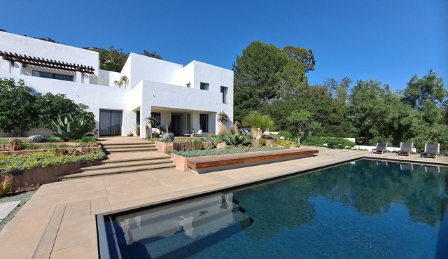 Montecito Modern - A Contemporary Masterpiece in Montecito