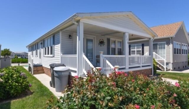 Montego Bay 3 bedrooms 2 baths 2 Community pools, tennis, wifi , sleeps 8