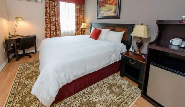 Monthly Stay - Private 1 King Bedroom