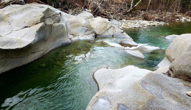 Moose Chalet - A Fun Vacation Home In The White Mountains By The Baker River!