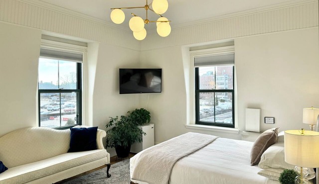 Morrill Mansion Inn | 5 | Self Check In | Parking