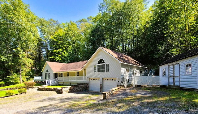 Mountain Ridge Retreat - Private & Peaceful Getaway. Family & Pet Friendly