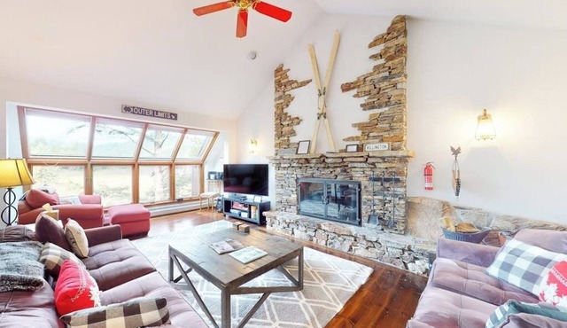 Mountain-view home with deck - minutes to Okemo Mountain & Skyeship Gondola