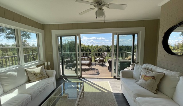 Mountain View Getaway-Near Lake Winnipesaukee