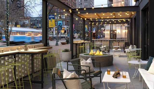 MOXY Memphis Downtown