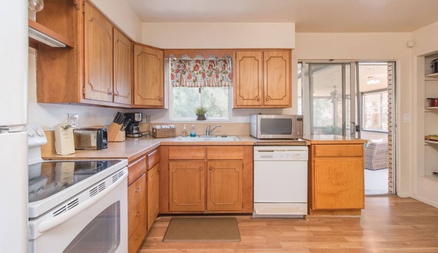 Mt Carmel Junction private home near Kanab, Zion NP, & small dog Friendly /A/C