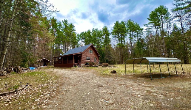 Mt Sunapee Spacious Log Cabin