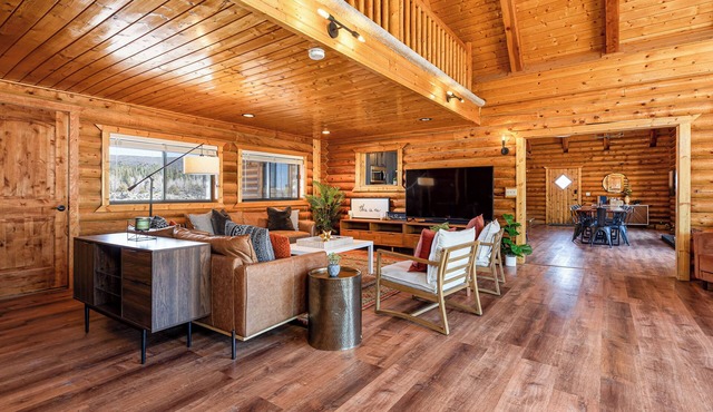 Mtn Views & Fall Colors: Panguitch 1-Acre Estate!