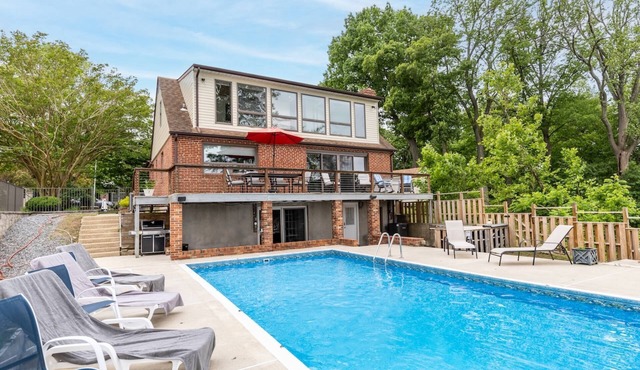 Multi-unit Waterfront Home with Private Pool, Pier & Parking Mins to Annapolis
