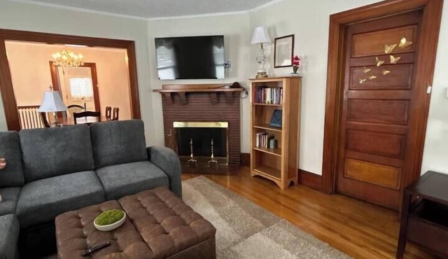 My Sisters Place | Sleeps 6 Piano & Pool Table