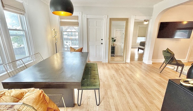 Near BOSTON - Cozy and Renovated 4 Beds 2 bath Home w/Backyard FREE WIFI 6.