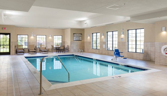 Near Ohio State University! Free Breakfast Buffet & Pool Access!
