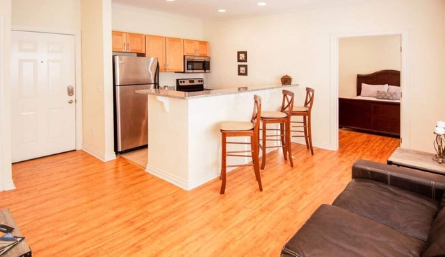 ★ Near Plaza District & Downtown 🌇 Gated Parking ★