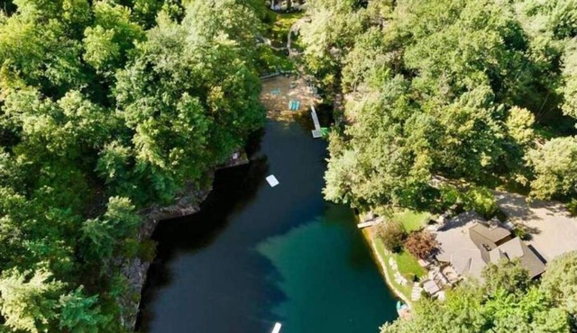 NEW 2 Villas Private Quarry Oasis Sleeps 24