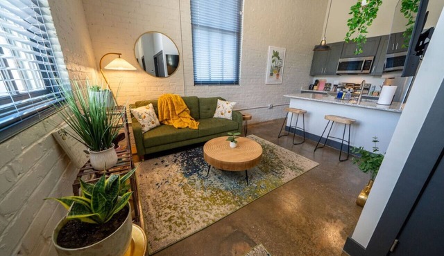 New 3 King Bedroom Apartment: Brewery| River| i81 |Downtown
