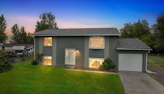 NEW! Anchorage 5BR Retreat Hikes, City & Comfort