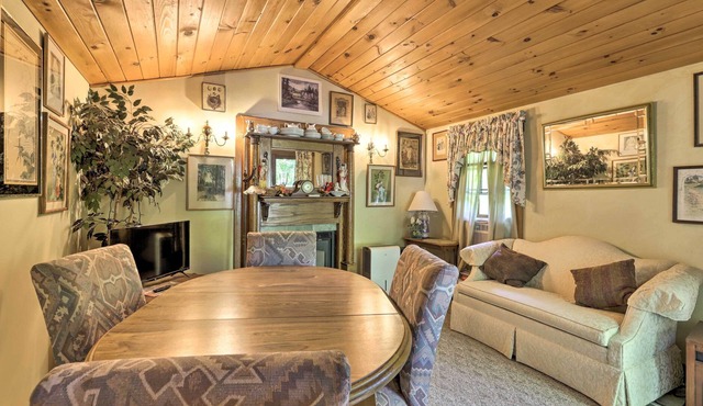 NEW! Antique-Filled Home, 1/2 Mi to Woodstock Fair
