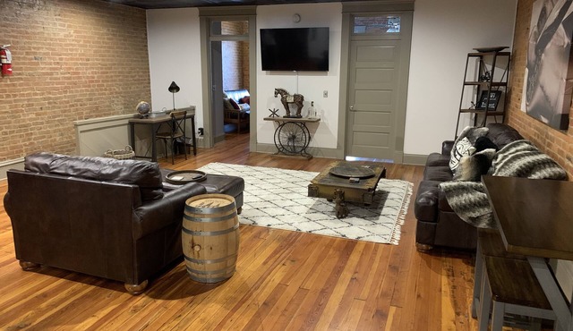 NEW “Bourbon on the Square” Downtown Rustic Loft