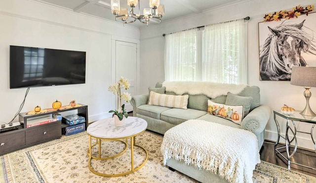 NEW! Charming Cutchogue Cottage Close to Vineyards