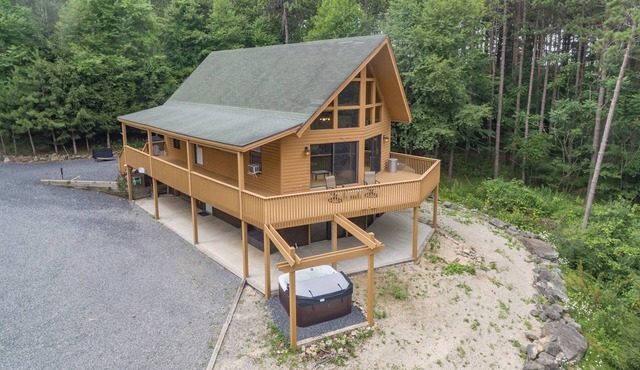 New! Chic Cabin w/Hot Tub, Trails & Dog Friendly