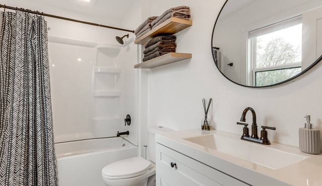New cozy home in downtown Columbus, KS!