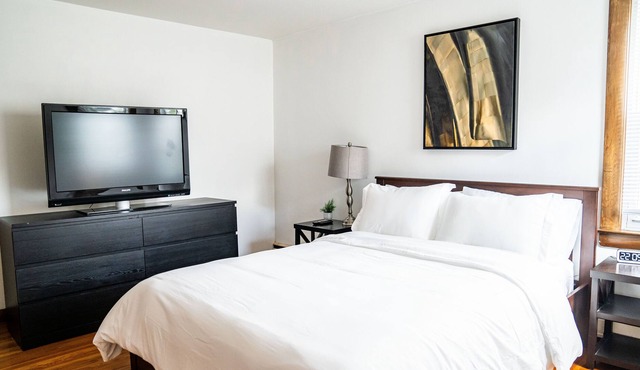 -NEW Entire Home - Sleeps 11 - 45 Mins to Boston-