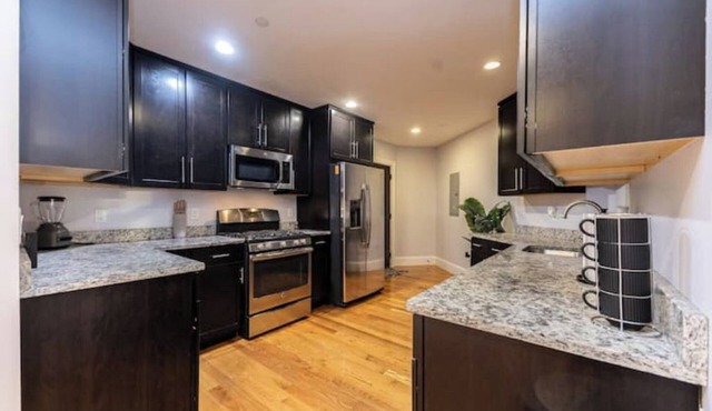 NEW -Entire Place-Laundry In Unit -Family Friendly