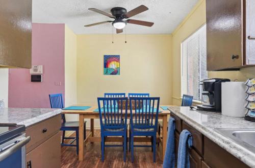 New! Fun just 20 min from Dallas 3-BRM Home
