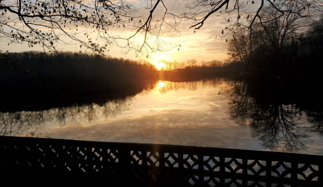 NEW Listing: LAKEFRONT Home w/Dock, Theater Room, Firepit. Near Mystic, Casinos