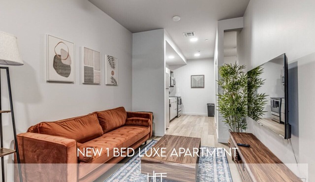 New Luxe 1 Bed Midtown Apt