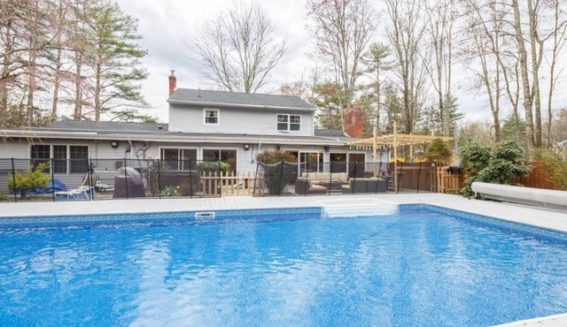 New Luxury 5BR3BTh Woodstock Secret Retreat Near all Ski MT Heated Pool& Hot Tub