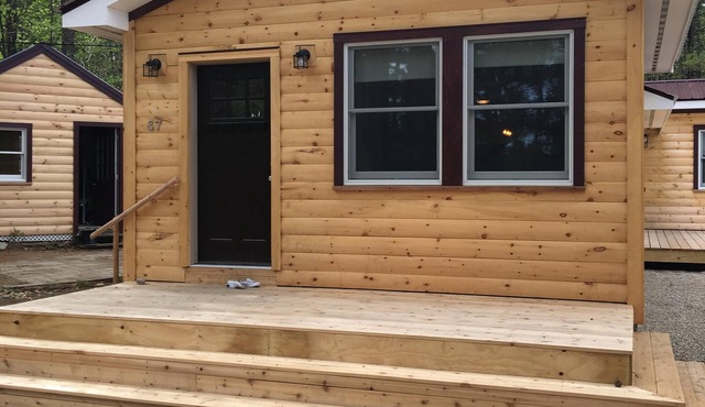 New Pine Cabin in the white mountains walk to white lake new