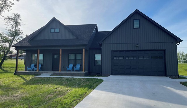 New Quiet Retreat-Distilleries, Hot Tub Shaker Village, Herrington Lake