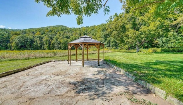 NEW RENO Historic Creamery in Berkshires w/hot tub