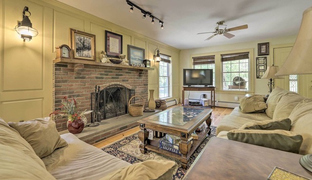 NEW! Vast Vintage-Style Home, 1/2 Mi to State Park