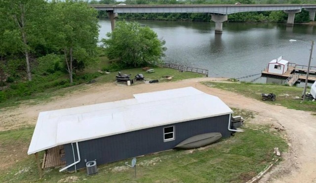 New Waterfront Private Cabin on Lake of the Ozarks w/private boat ramp and dock