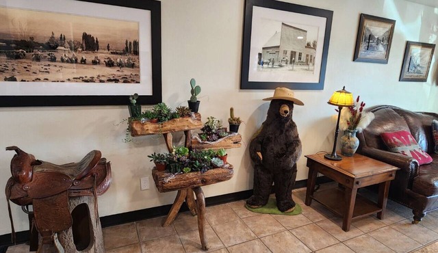 New Western Inn & Suites