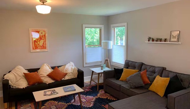 Newest Accommodation 20 Minutes from Athens Meadowlark House Carpenter Inn